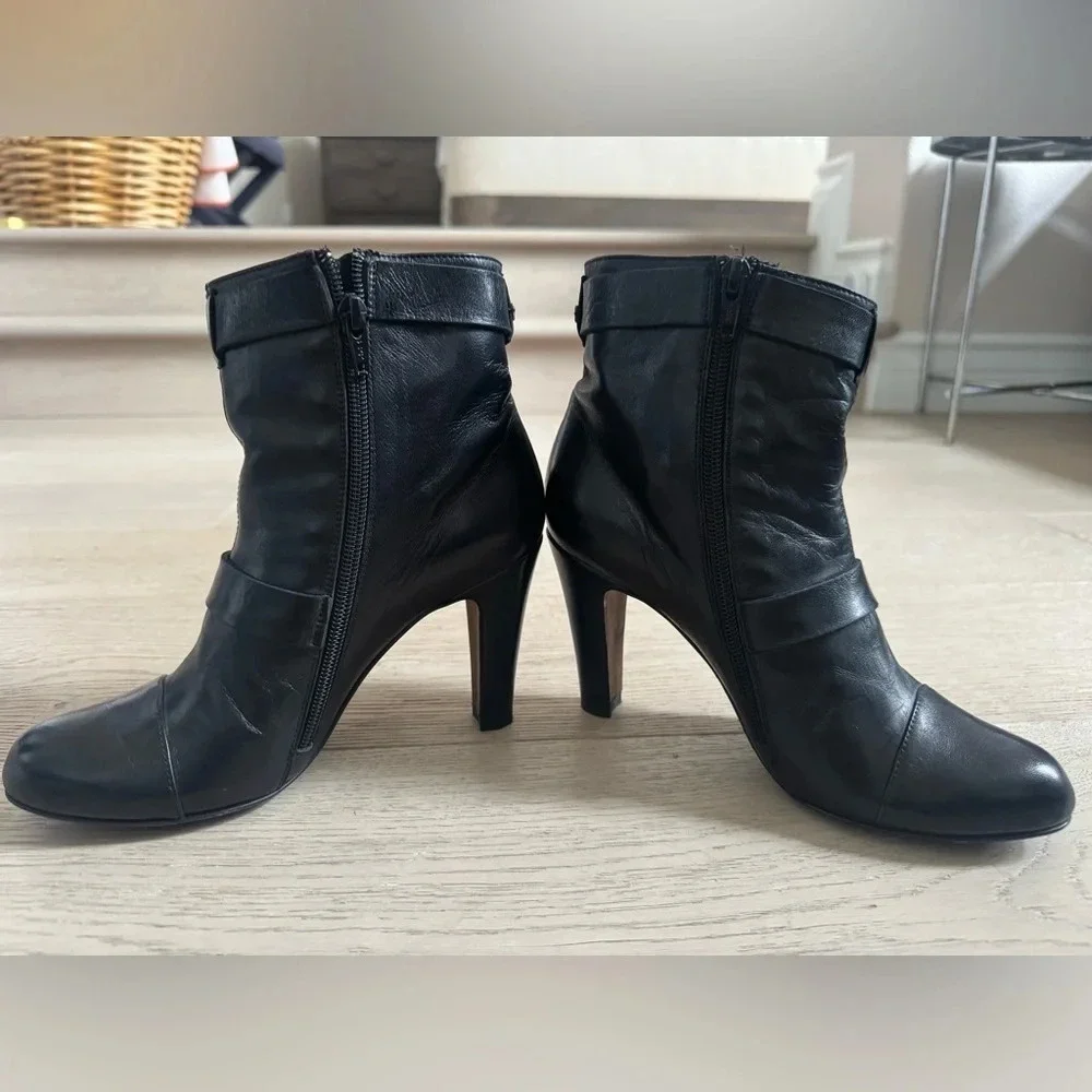 Seventy leather heeled booties size 37